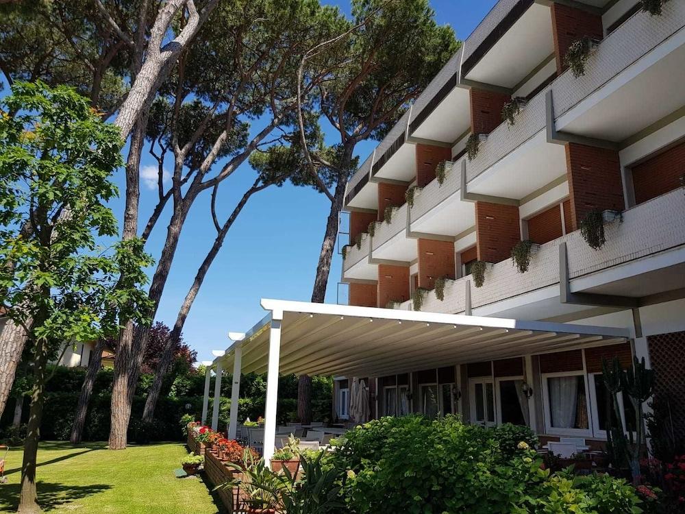 La Serena Hotel Fdm Forte dei Marmi Exterior photo